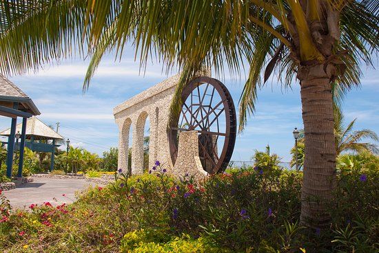 Shoppes at Rose Hall